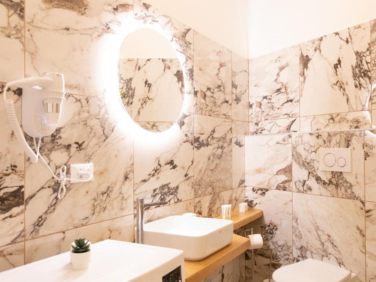 The Best Rent - Elegant Five-Bedrooms Apartment Near Colosseo Рим Экстерьер фото